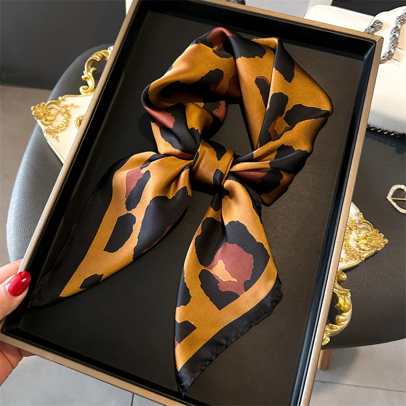Mexpekil Foulard Carré Pour Femme En Soie Imprimé Léopard