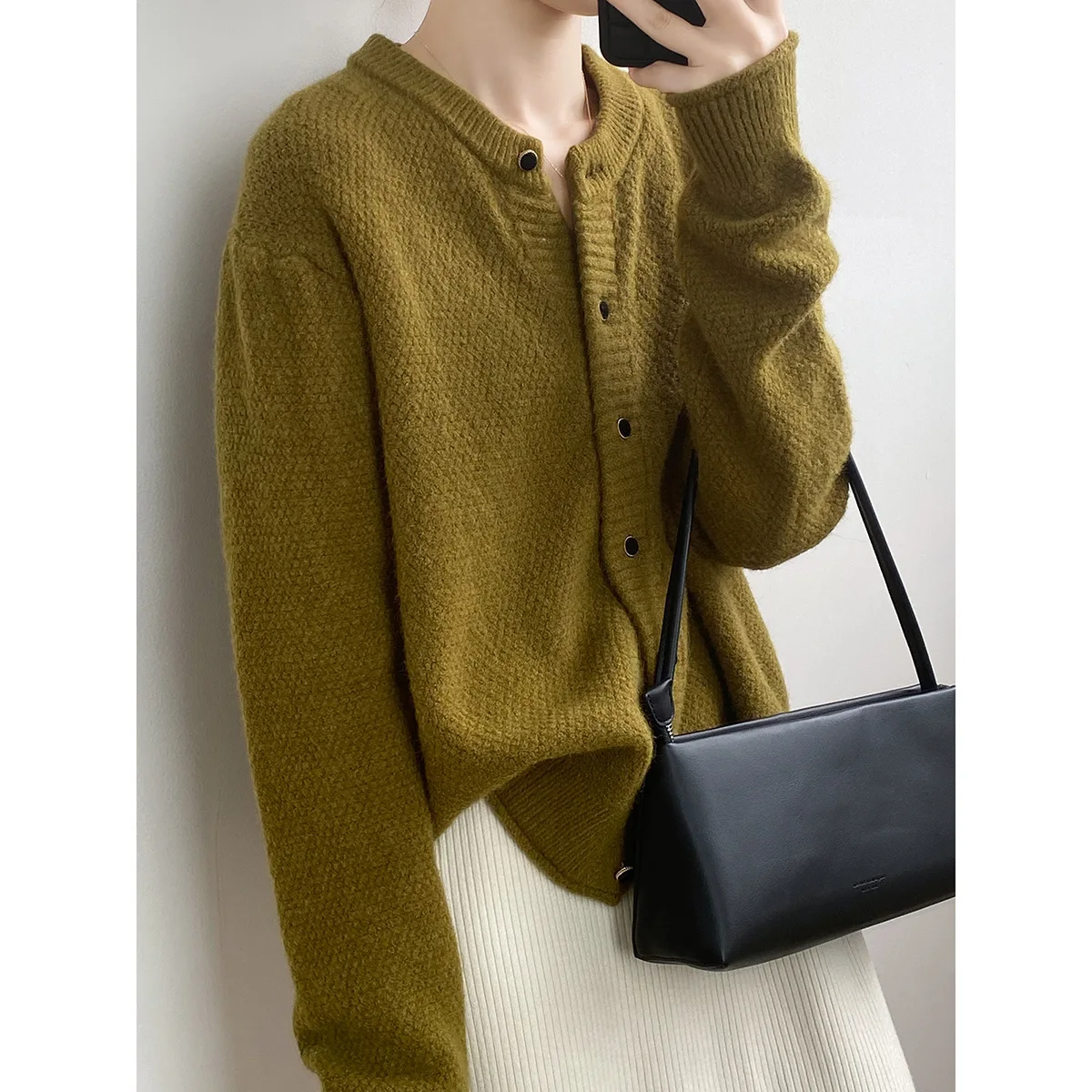 

Lazy Round Neck Knitted Sweater Female 2022 Winter New Simple Long-Sleeved Loose Cardigan Jacket
