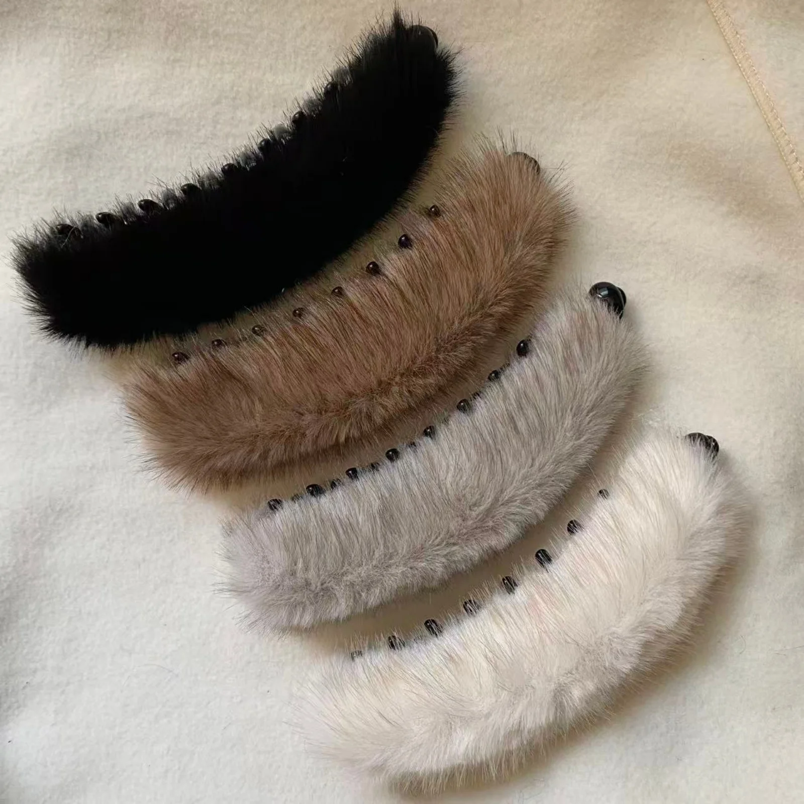 1PC Faux Fur Hair Clips Set, 4 Pcs Soft Fluffy Hair Barrettes, Black Brown Gray Beige Hair Accessories, Warm Winter Hair Decor