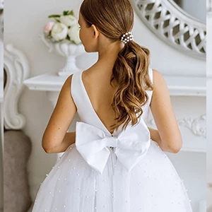 Blumenmädchenkleid mit Schleife