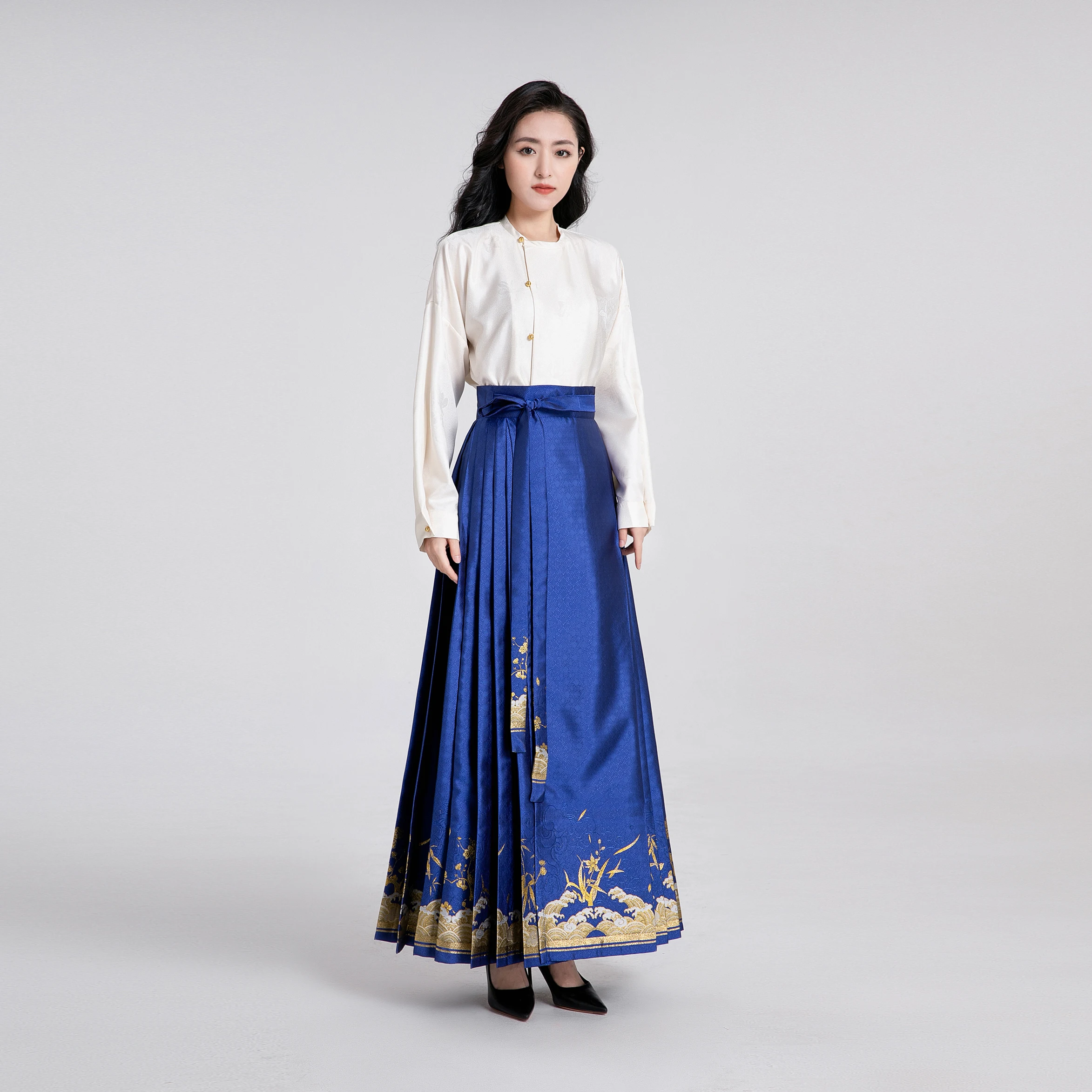 

Chinese Style Mamianqun Ming Style Hanfu / Han-style Clothing Blue Woven Gold Make-up Daily Wearing Tapestry Satin