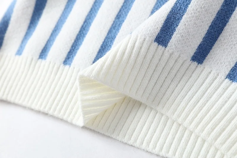 Sweater Image 8