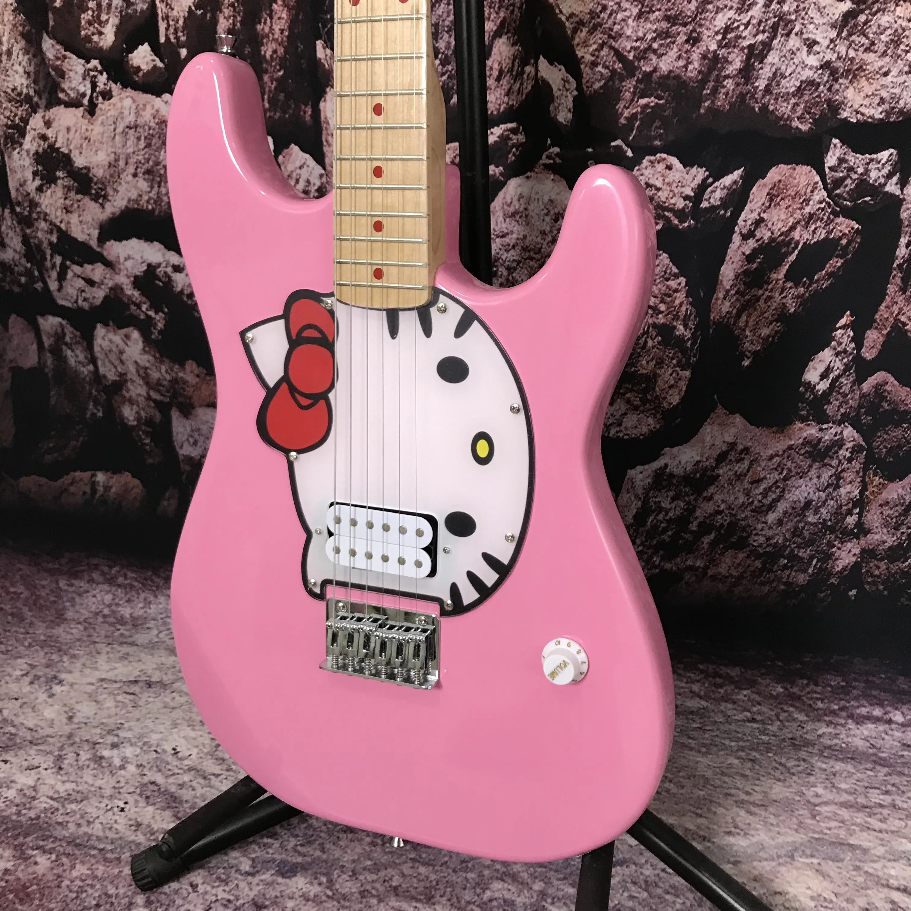 Best-selling Factory electric guitar Hello cat S T pink color in stock basswood body maple neck