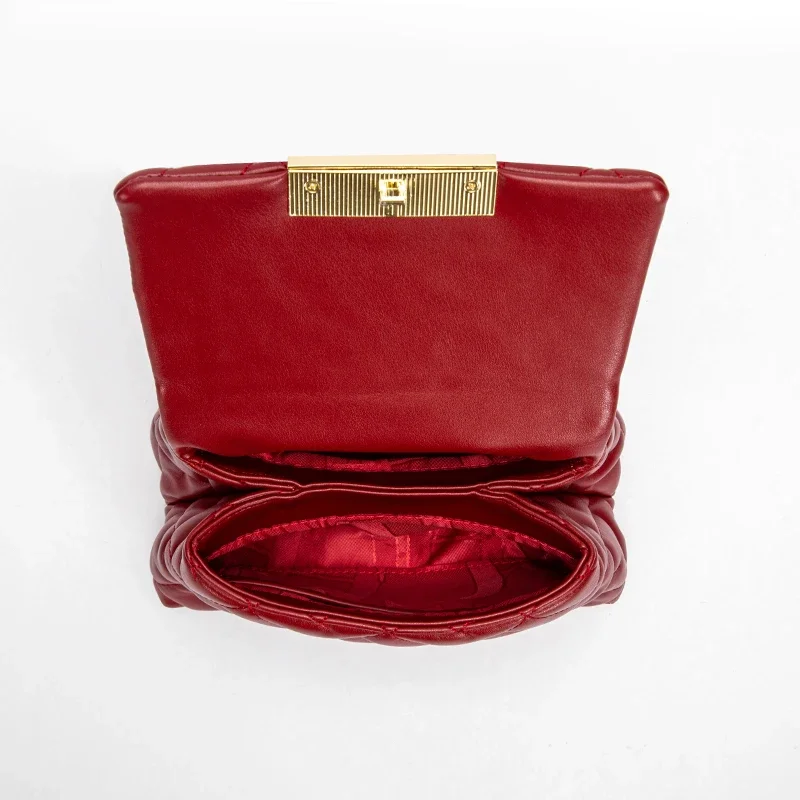 حقيبة كروس نسائية كلاسيكية حديثة لعام 2024، مصممة...