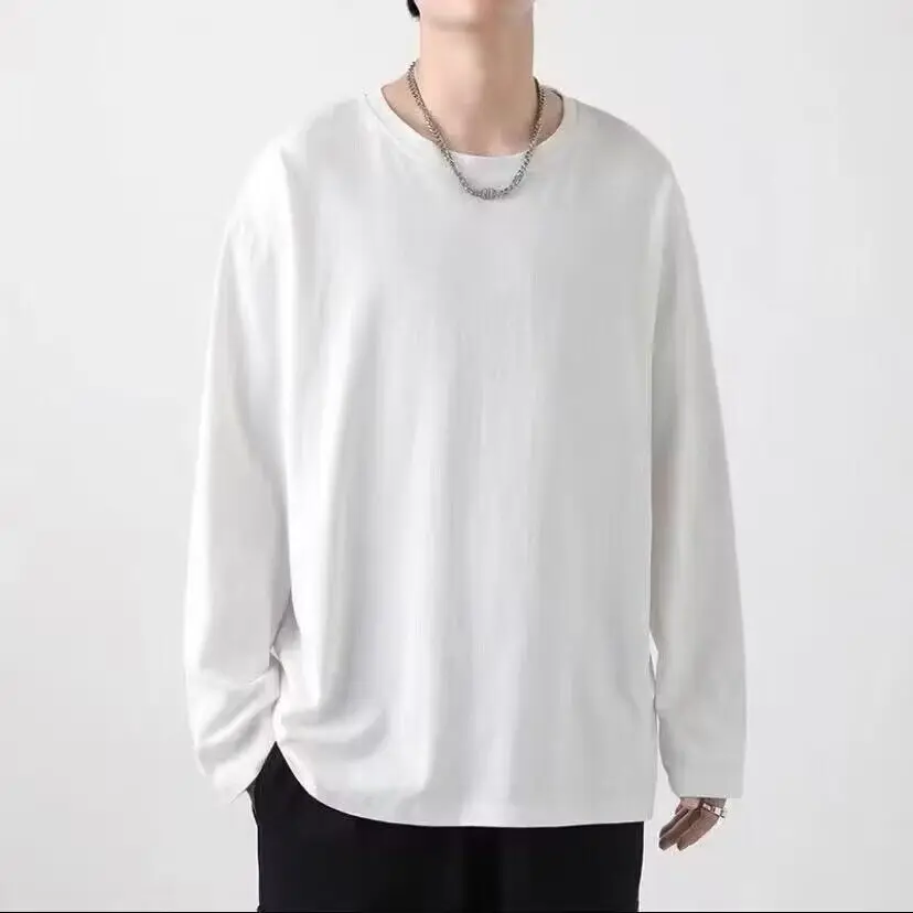 Solid color long sleeve round neck white