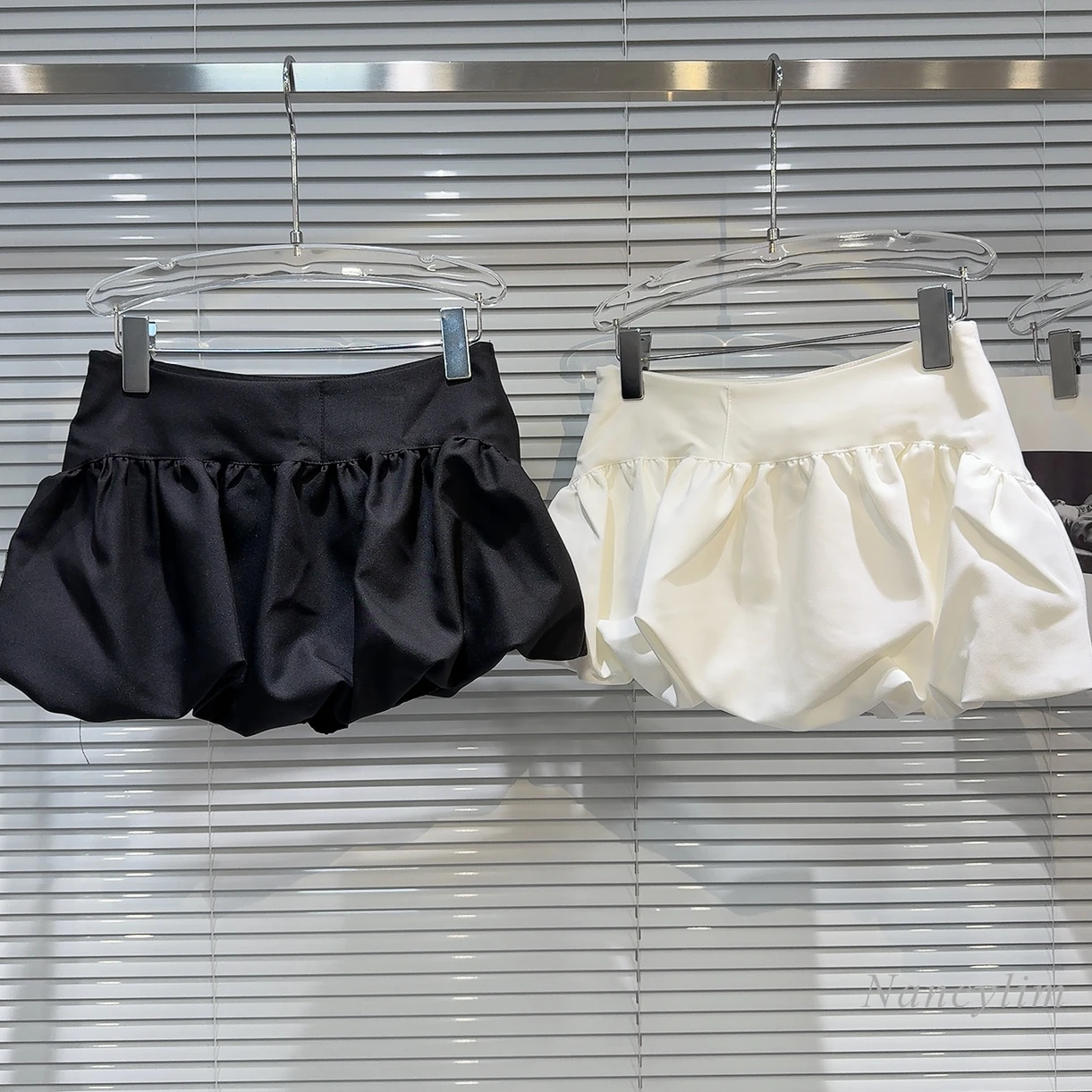 2024 Summer New Sweet Hot Girl Pleated Design Pettiskirt Bud Skirt super Short Skirts for Women casual all-Match white black umi mao 2022 summer new women s skirts original design irregular white gauze skirt super fairy mid length gauze skirt