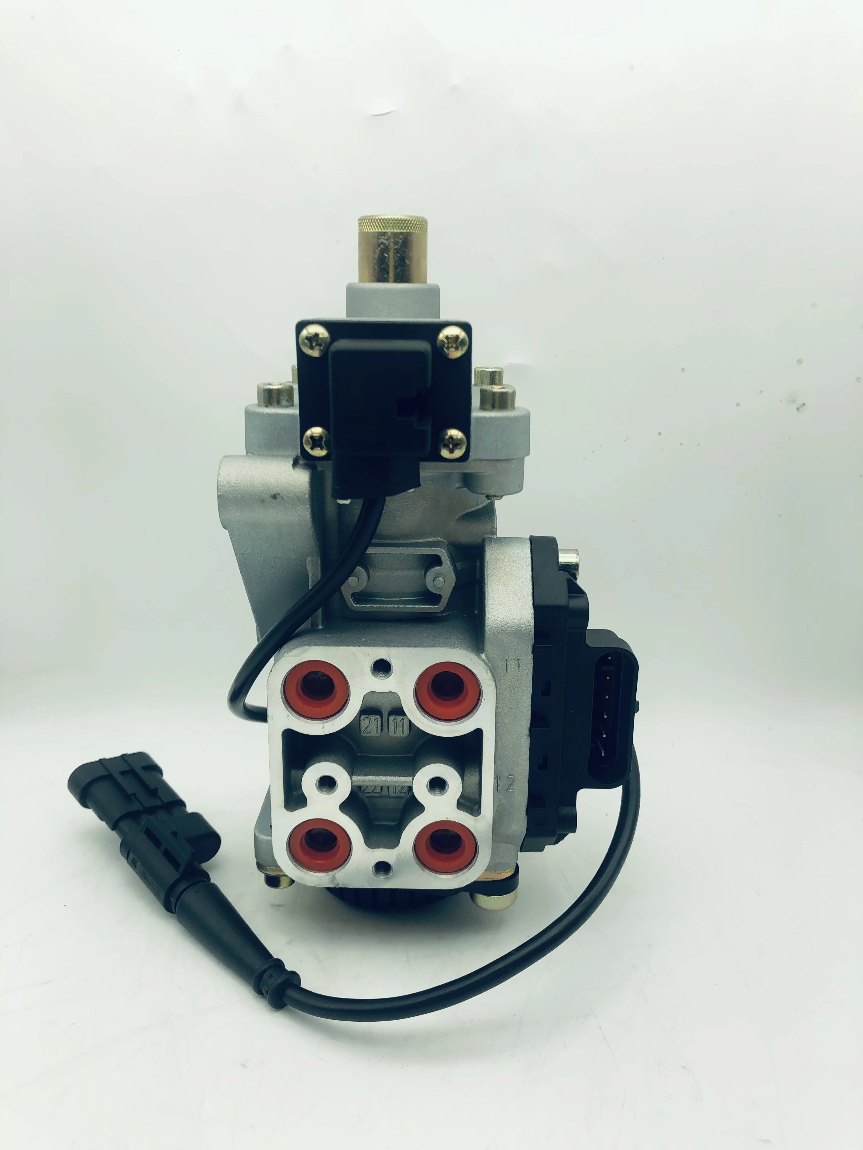 Foot Brake Valve DX65D K011892 IVECO 504156083 Used to EUROCARGO, TECTOR, STRALIS, EUROTRAKKER, S-WAY, X-WAY