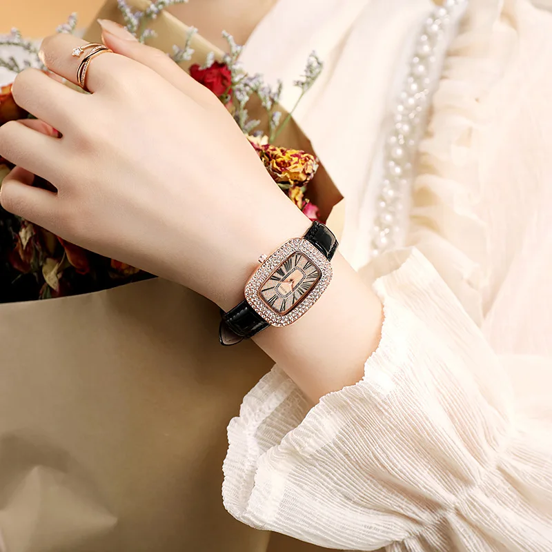 Fashionable women's leather strap watch with diamond inlay, rhinestone wine barrel, women's quartz watch
