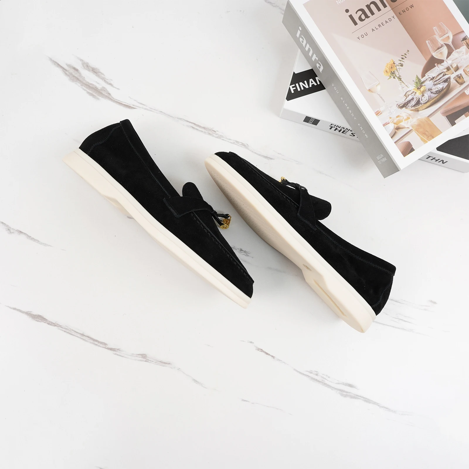 2024GJ Fashion Women's Mule Shoes Comfortable Suede Le Fu Shoes Metal Pendant Anti slip Luxury Brand Driving Shoes Casual Shoes 4