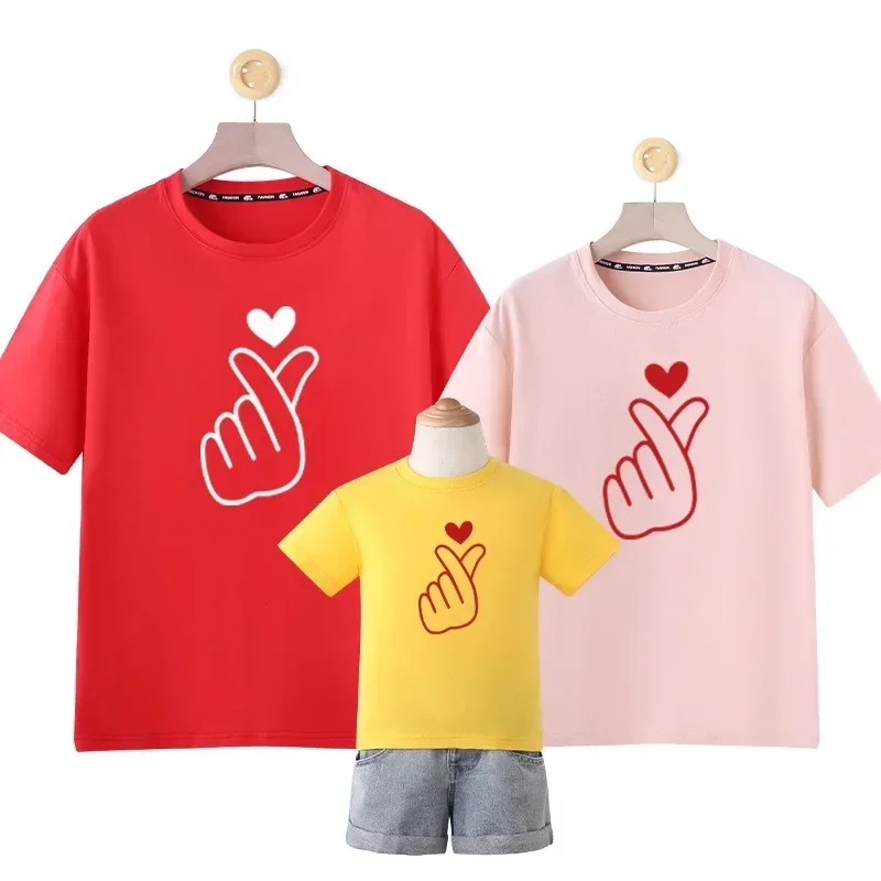 패밀리 룩 코튼 Tshirt 어머니 딸 탑 아버지 아들 셔츠 베이비 하트 프린트 점프 슈트 엄마 아빠 티셔츠 패밀리 매칭 티셔츠