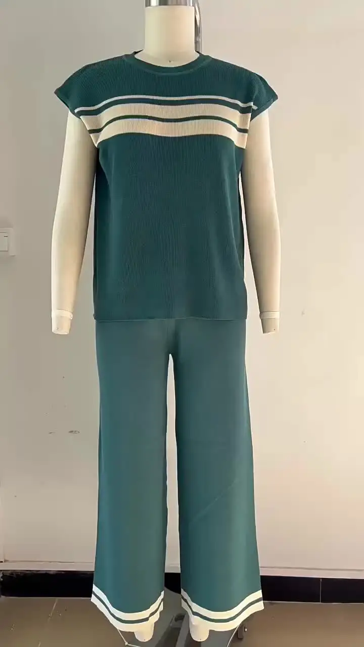 Женский вязаный костюм Magdalyn из вискозы