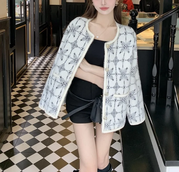 Autumn and Winter Imitation Mink Fleece Small Fragrance Style Celebrity Style Sweater Contrast Short Coat Women