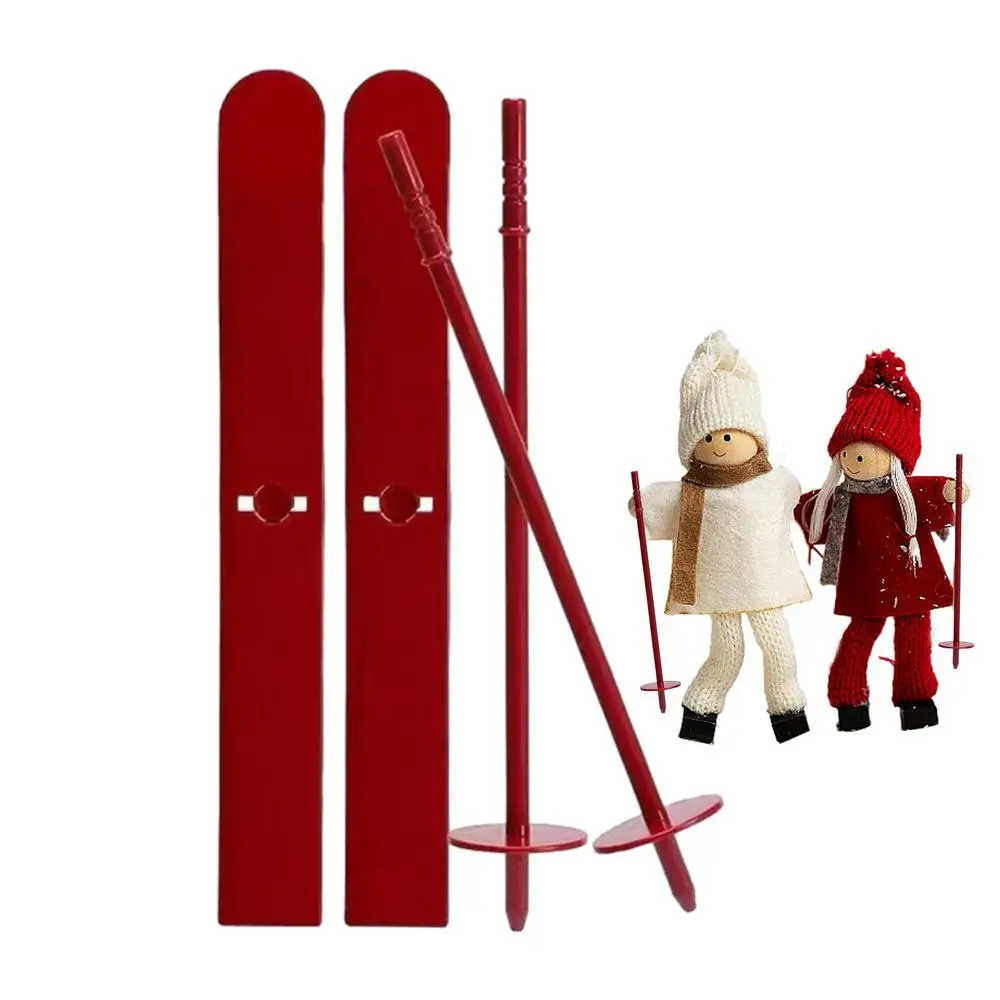 Miniatuurski's - 2x snowboarddecoraties met skistokken Miniatuurski's - 2x snowboarddecoraties met skistokken