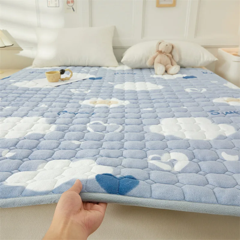 

Winter Plush Warm Mattress Toppers Home Textile Cartoon Non-slip Mattress Cover Luxury Bed Sheet Fold Thin Tatami Mat Bed Linens