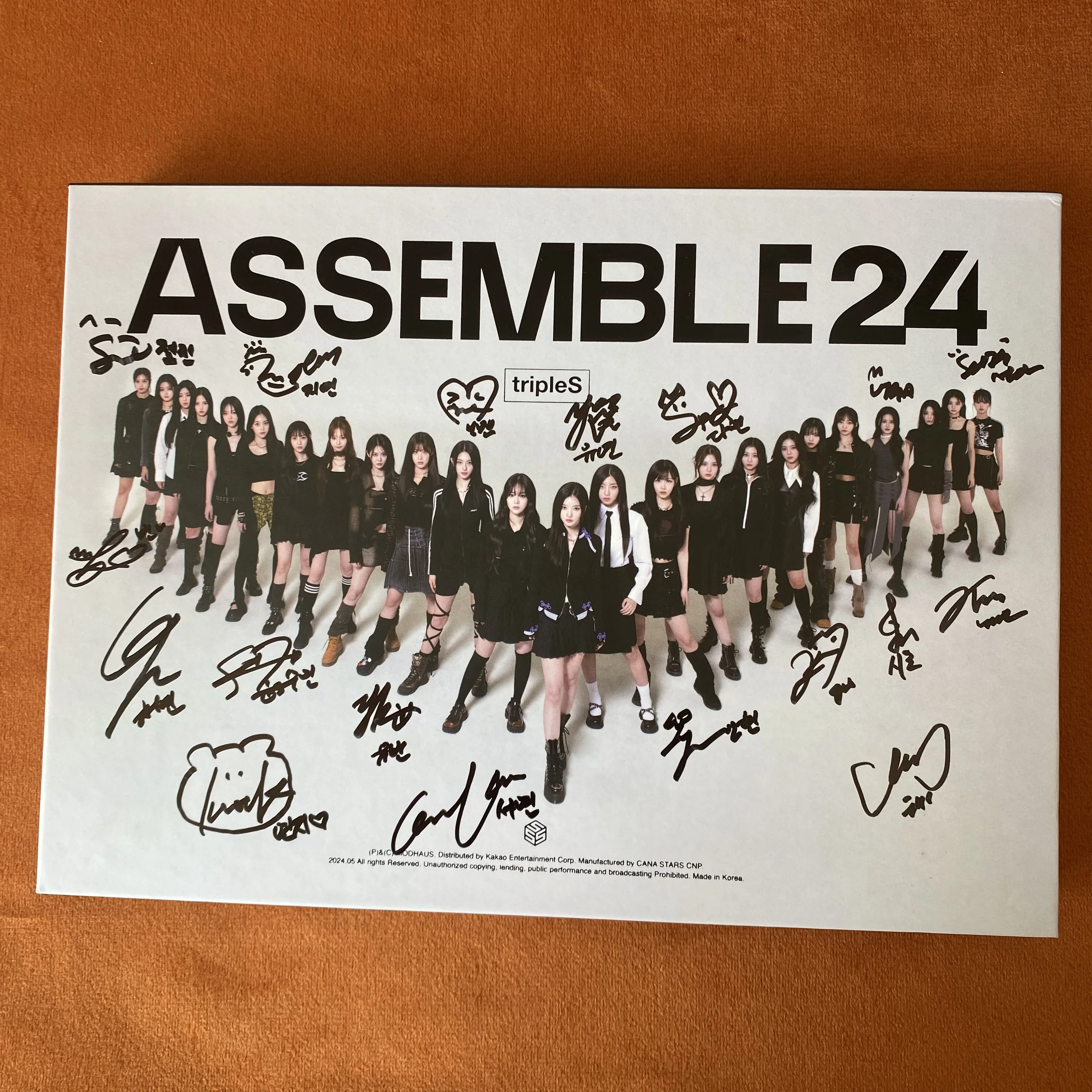 tripleS ASSEMBLE24 Autographed ALBUM +Signed photo K-POP 2024