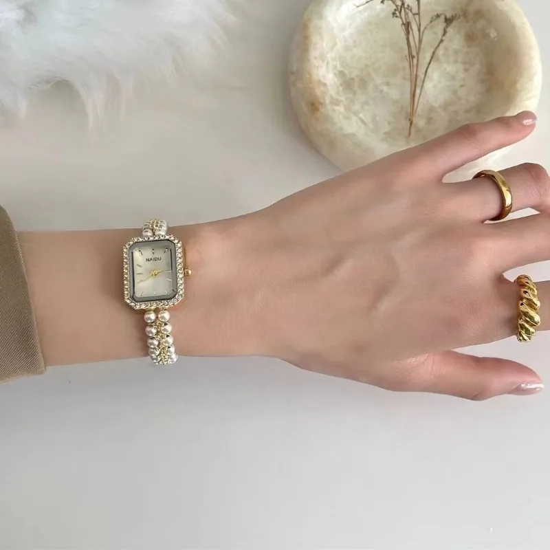 Women Bracelet Watch Fashion Small Square Dial Ladies Vintage Shell Pearls Chain Quartz Wristwatch Female Clock