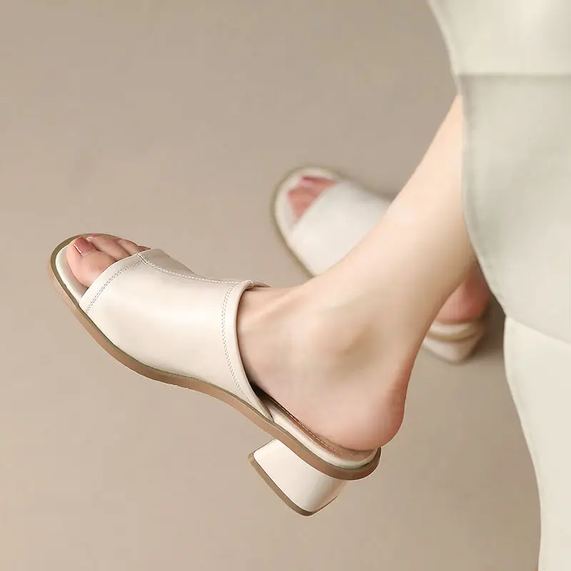 Sapatos pretos de trabalho para mulheres, chinelos com calcanhar, sandálias de dedo aberto, couro, casual, antiderrapante, sapato de verão em oferta, 2023