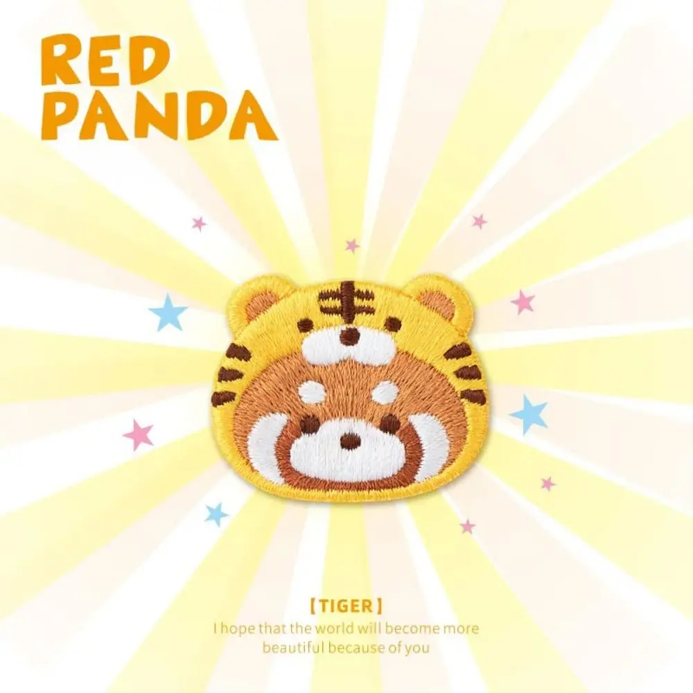 Panda Ricamo Panda Rosso Spilla Cartoon Shark Tiger Red Panda Head Pin Bear Cute Animal Spilla Girl
