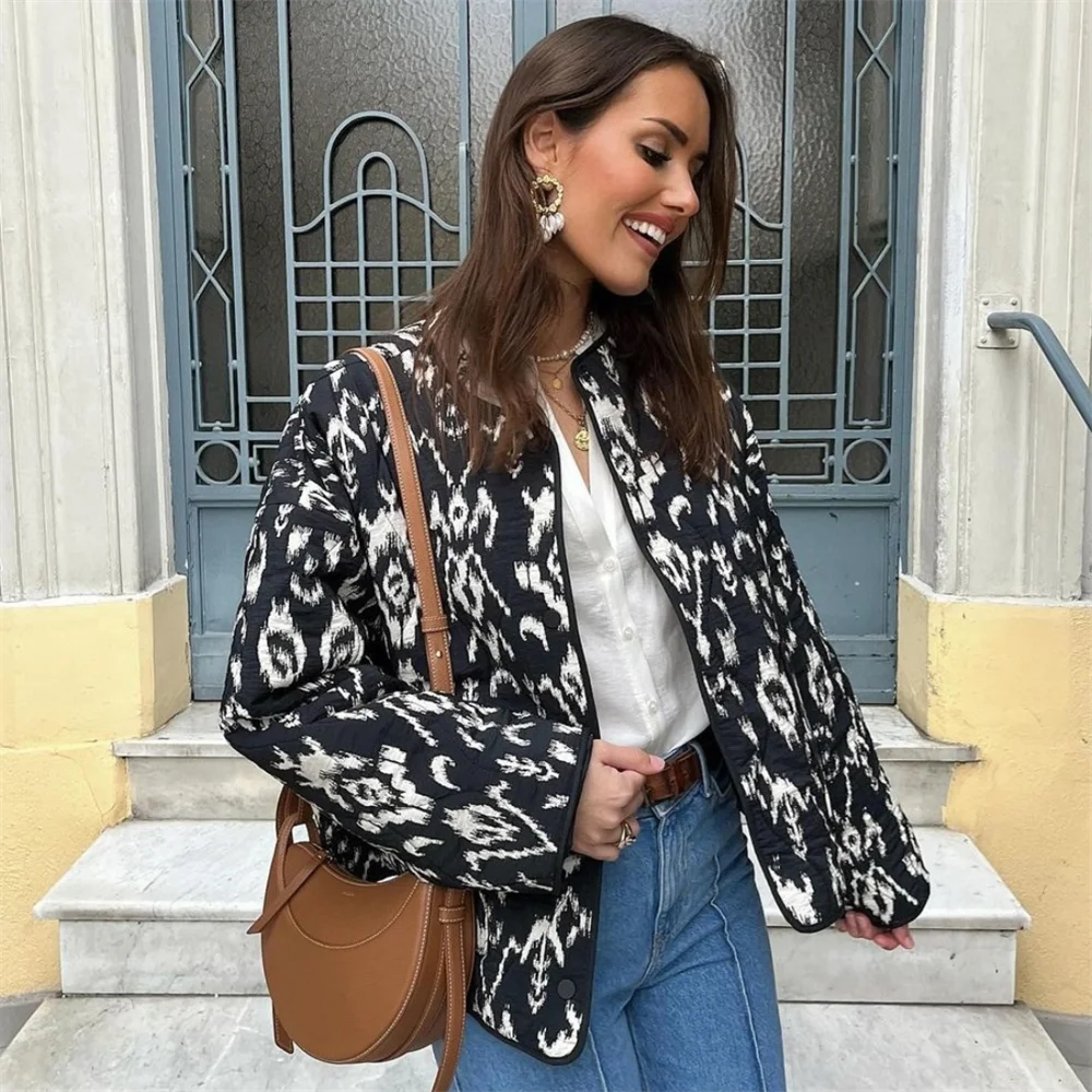 PB&ZA 2024 Spring New Women's Fashion and Elegance Short and Versatile Printed Quilted Round Face Jacket Coat 5