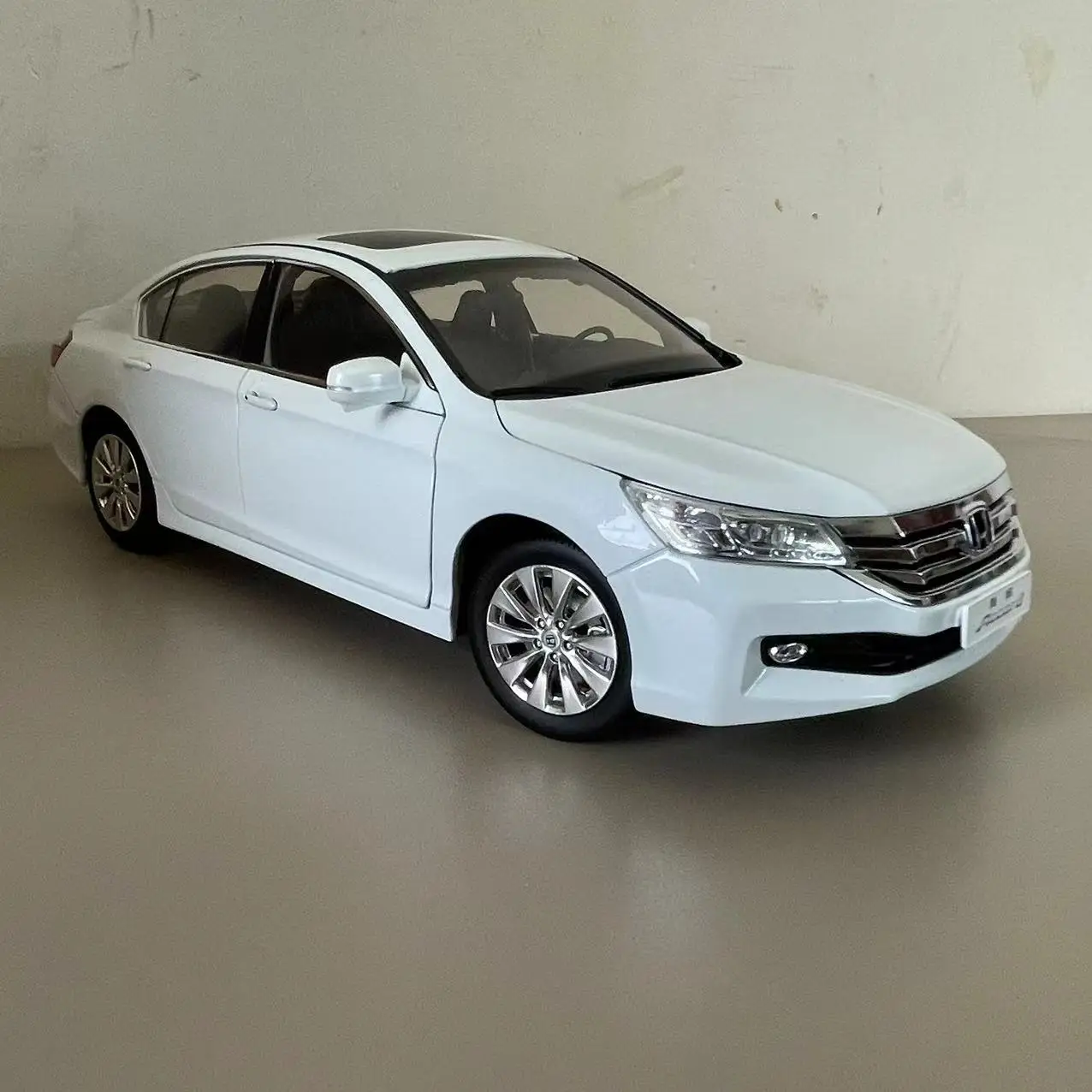 Alloy Car Simulation Toy Car Display for 1:18 Scale Honda