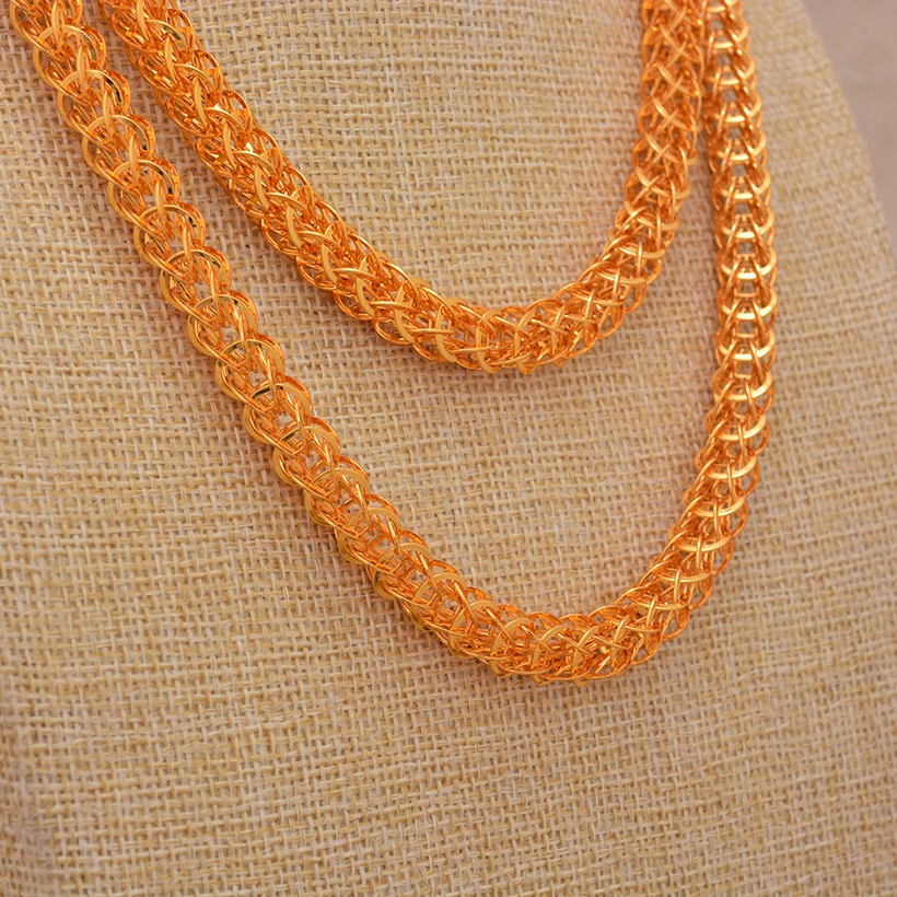 طقم مجوهرات للنساء مطلي بالذهب مع قلادة وقلادة مجو...