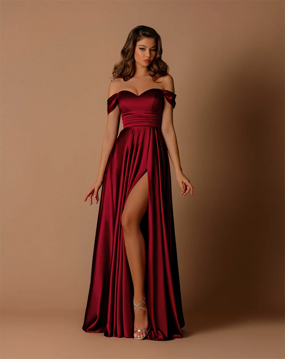 

Off-the-shoulder Sweetheart Satin Bridesmaid Dresses With Split Side Pleated Corset Prom Gowns Sleeveless A-line Long Ball Party