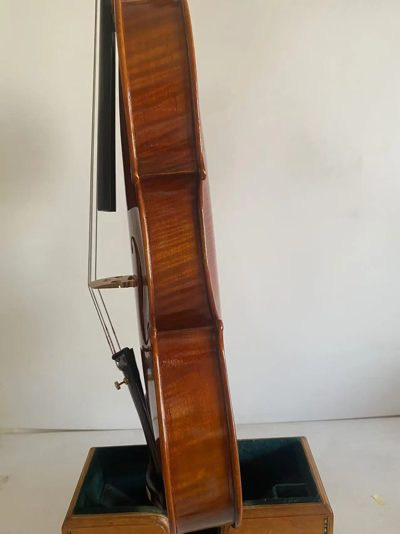 Viola 16.5-inch Made of Maple with Flame Maple Body and Spruce Top 16.5" Viola
