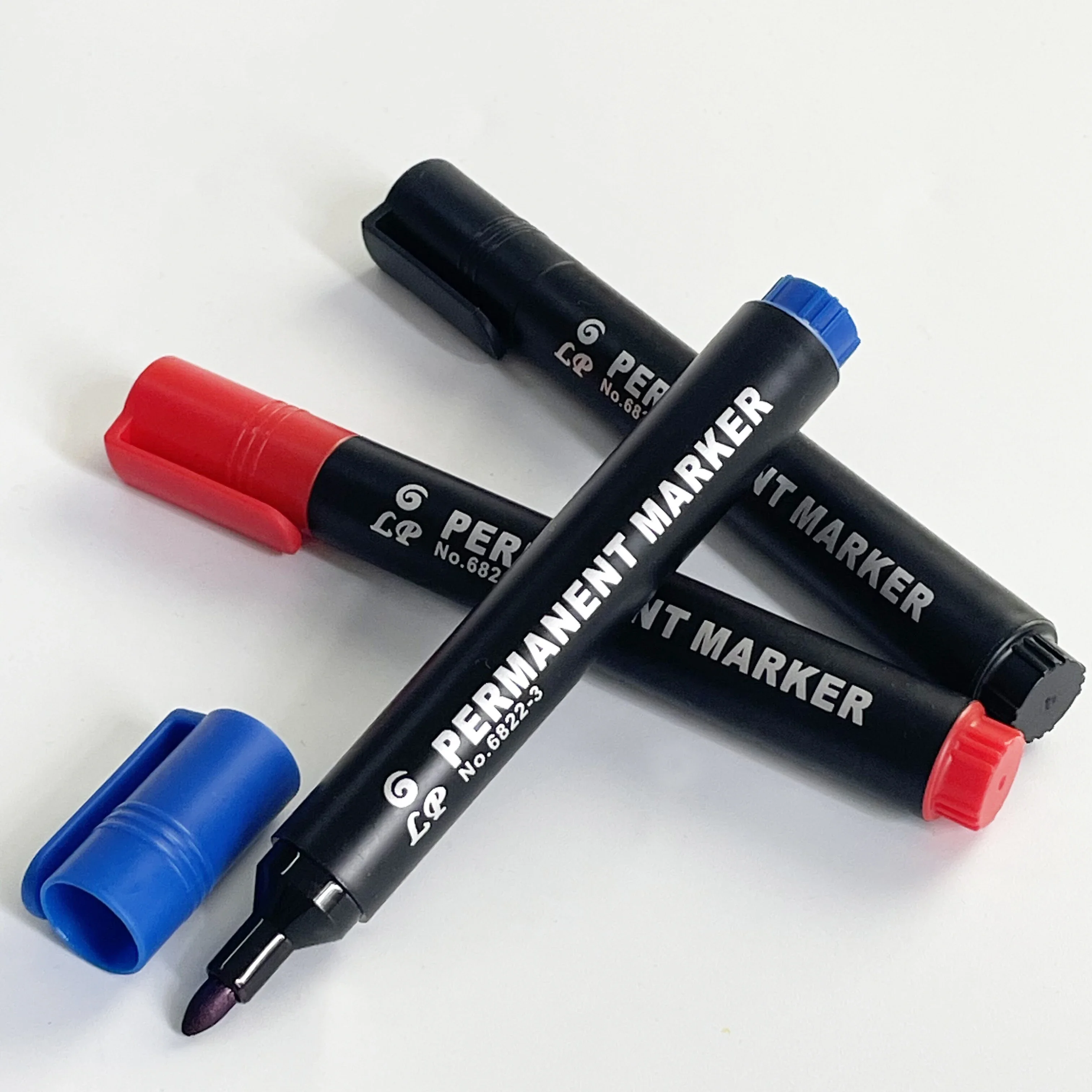 1 Pcs Paint acrylic Markers Set Fine Tip Oily Permanent for Rock, Fabric, Wood, Metal, Glass, Canvas, Tires Graffiti