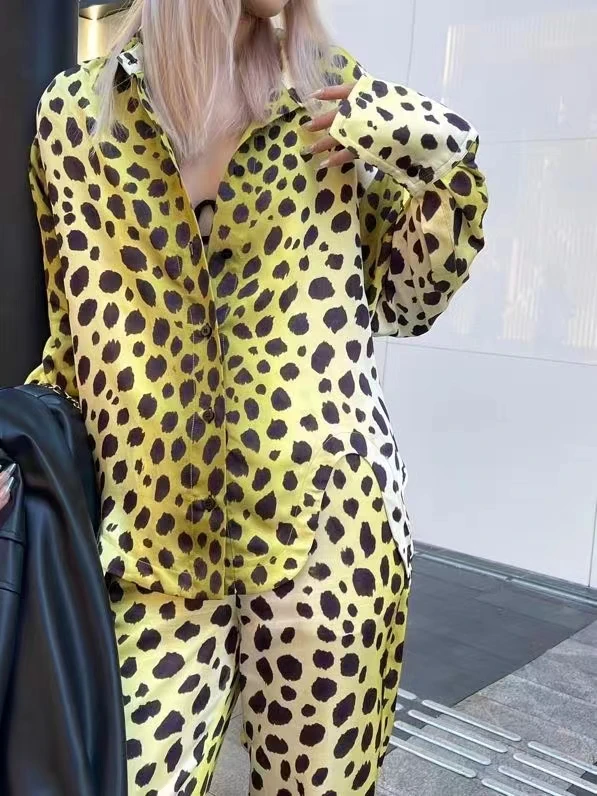

2023 New fashion temperament casual gradient leopard print positioning printing viscose fiber positioning cut shirt