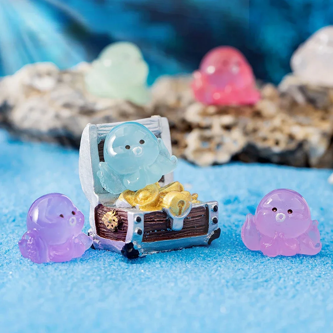 50 pezzi che si illuminano al buio, piccole figurine in miniatura di