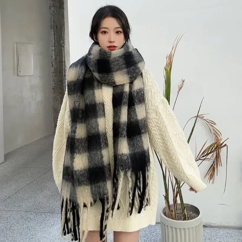 

2023 New Fashion Winter Plaid Scarf Female Autumn and Winter Everything New casual Classic Imitation Cashmere Plaid Sha T355