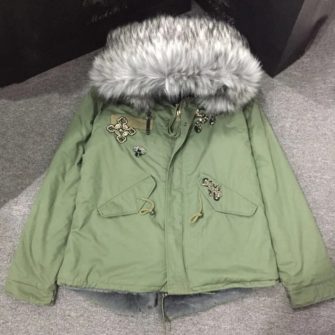 

Парка женская короткая в западном стиле, верхняя одежда из искусственного меха серого цвета с красивыми бусинами с вышивкой