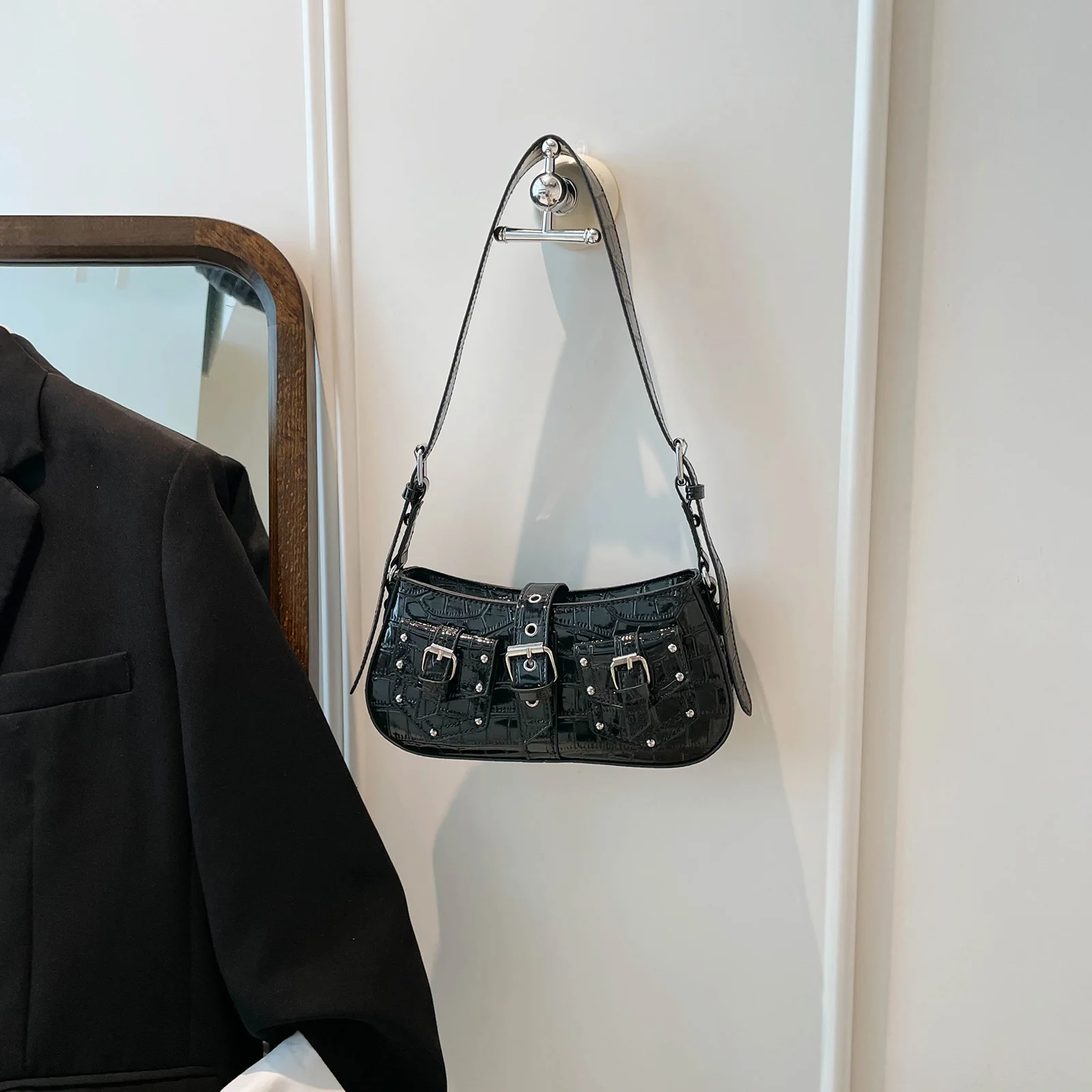 Women PU Leather Stylish Rivet Sling Bag Metal Stud Crossbody Bag Motorbike Punk Shoulder Bag Outdoor Travle Date Work Handbag