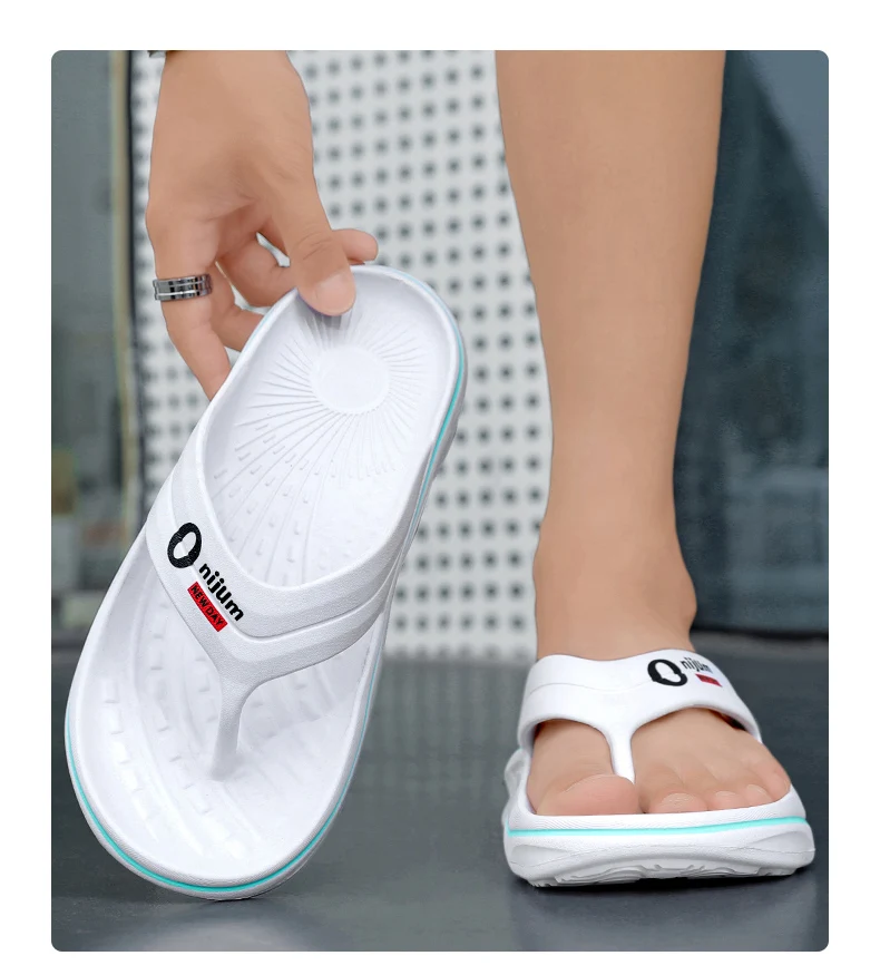 شباشب رجالية صيفية غير قابلة للانزلاق من مادة EVA صنادل منزلية خفيفة الوزن شرائح ناعمة عالية الجودة موضة حمام الشاطئ في الهواء الطلق