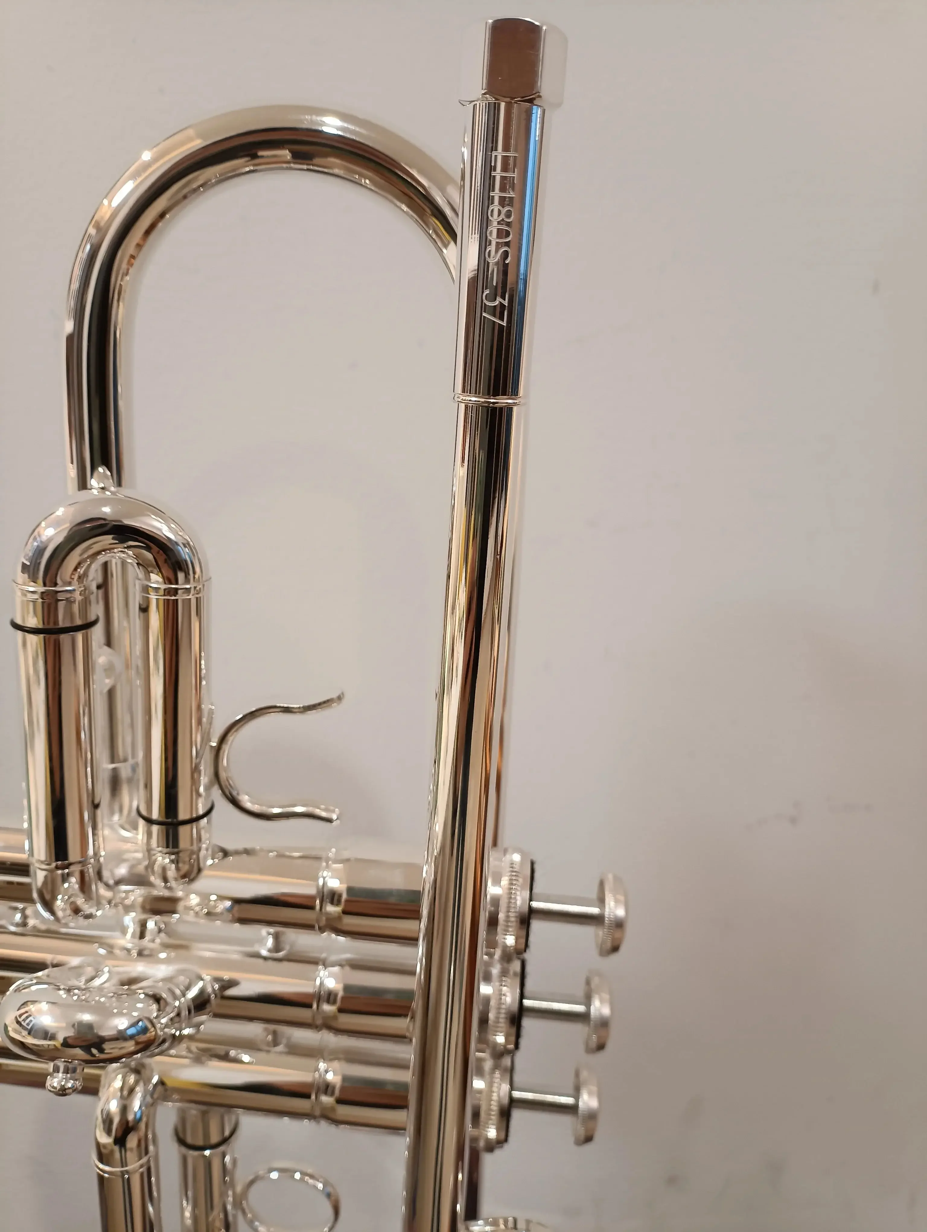 Original high quality Trumpet Model 37 Silver Plated LT180S-37 Trumpete trompete with Original Blue Case