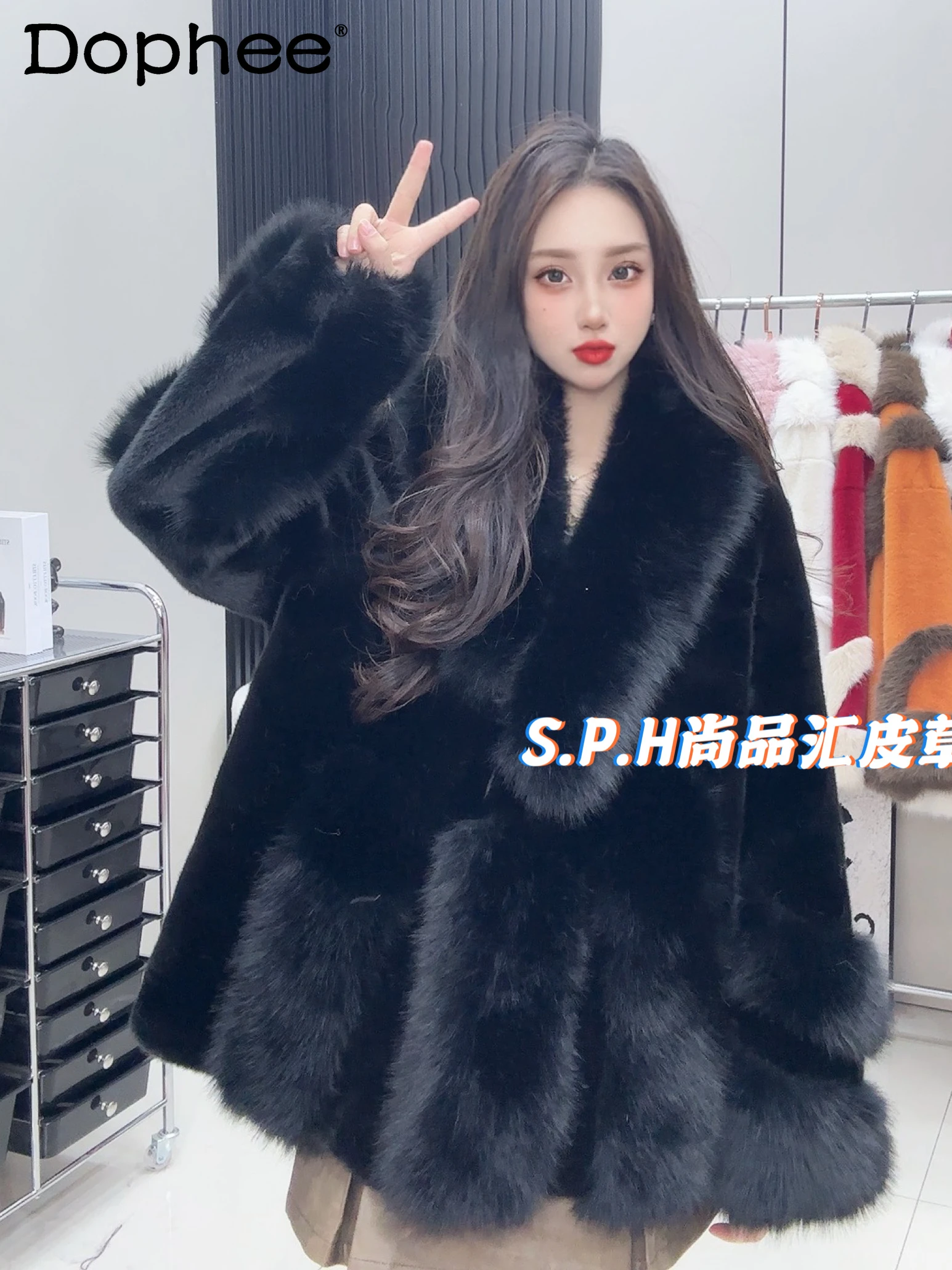 

Fashionable V-neck Long Sleeved Fur Coat for Women 2023 Winter New Mink Toka Fox Fur Big Fur Collar Mid-Length Short Jacket