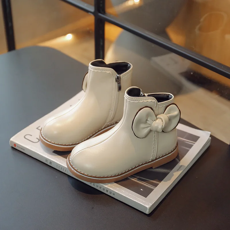 

Детские ботинки, новинка осень-зима 2023, модная универсальная Милая кожаная обувь с бантом для девочек, детские повседневные ботинки с мягкой подошвой