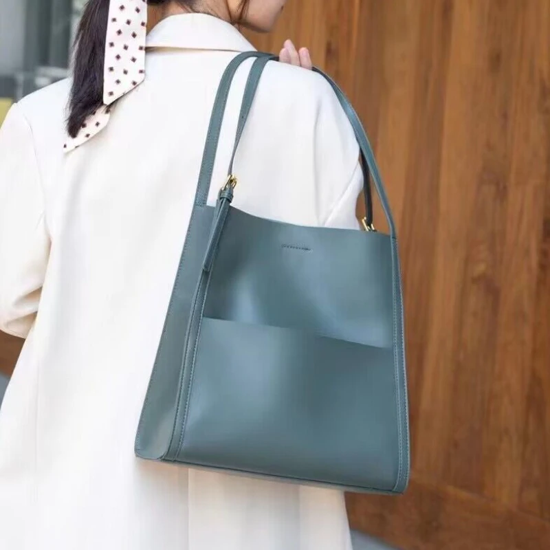 

Luxury Design Bucket Bag Fashion Commuter Handbag Magnetic Buckle Shoulder Bag New High Quality Genuine Leather Women's Tote Bag