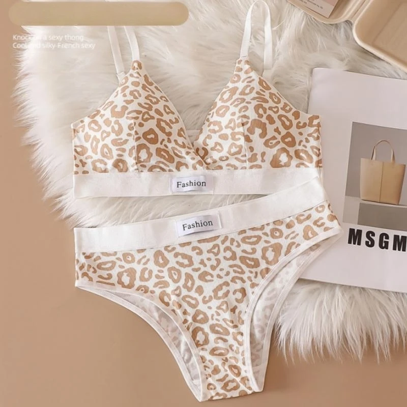 Leopard Print Seamless Push-Up Bra and Panty Set - V-neck Lingerie