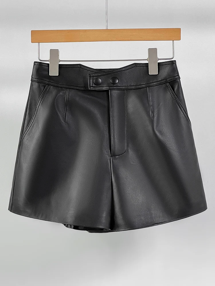 

Genuine leather shorts for women in autumn and winter 2023, new classic solid color sheepskin boots and pants, high waisted and