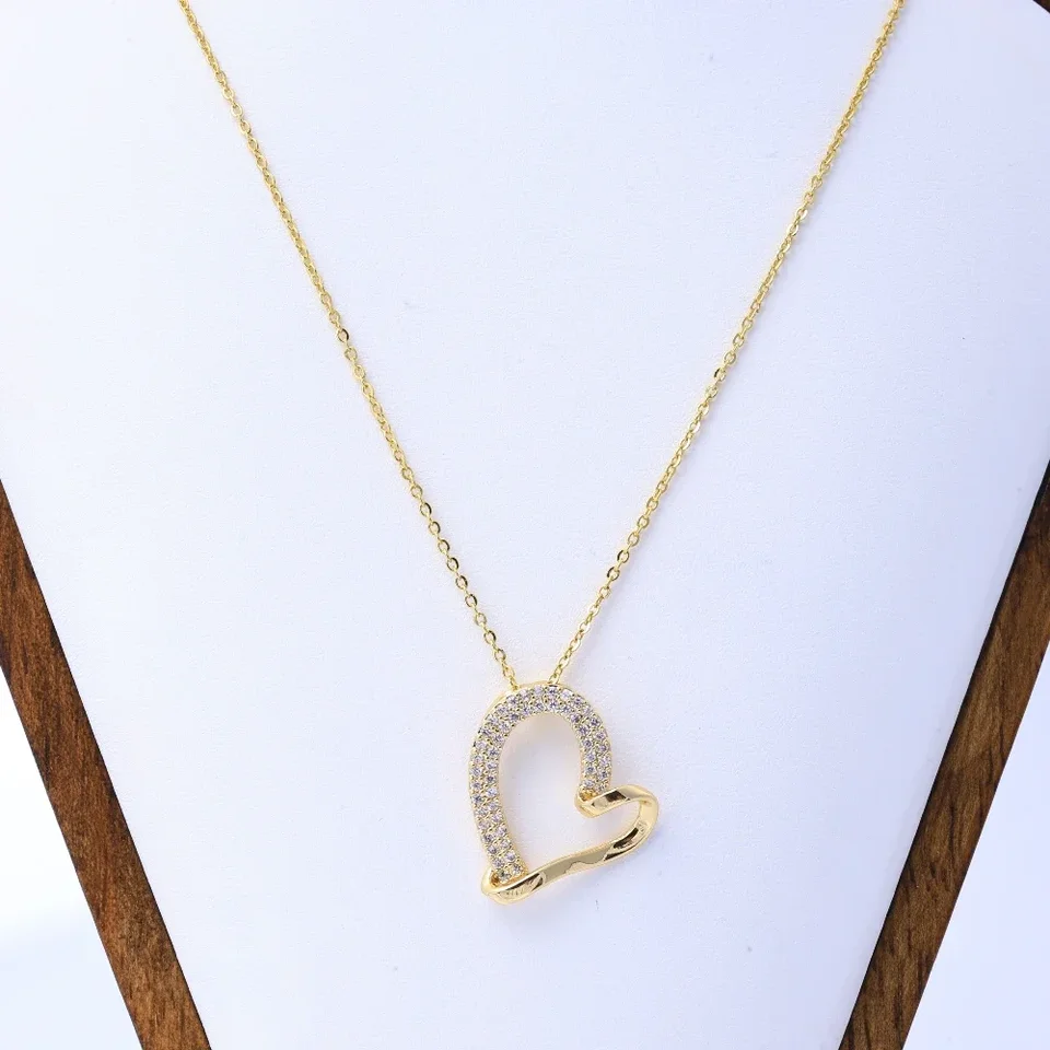Elegant Zircon Pendant Necklace Light Luxury Jewelry