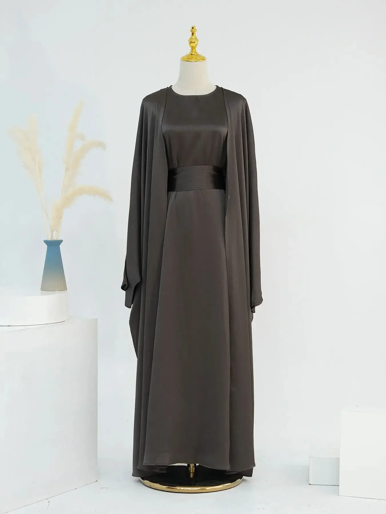 Dark gray [set]