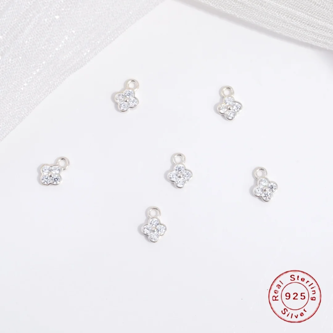 6 Stück/S925 Sterling Silber 4 mm * 5,6 mm eingelegter Zirkon Kleeblatt-Charm DIY handgefertigtes Armband und Halskette Schmuckzubehör SD116