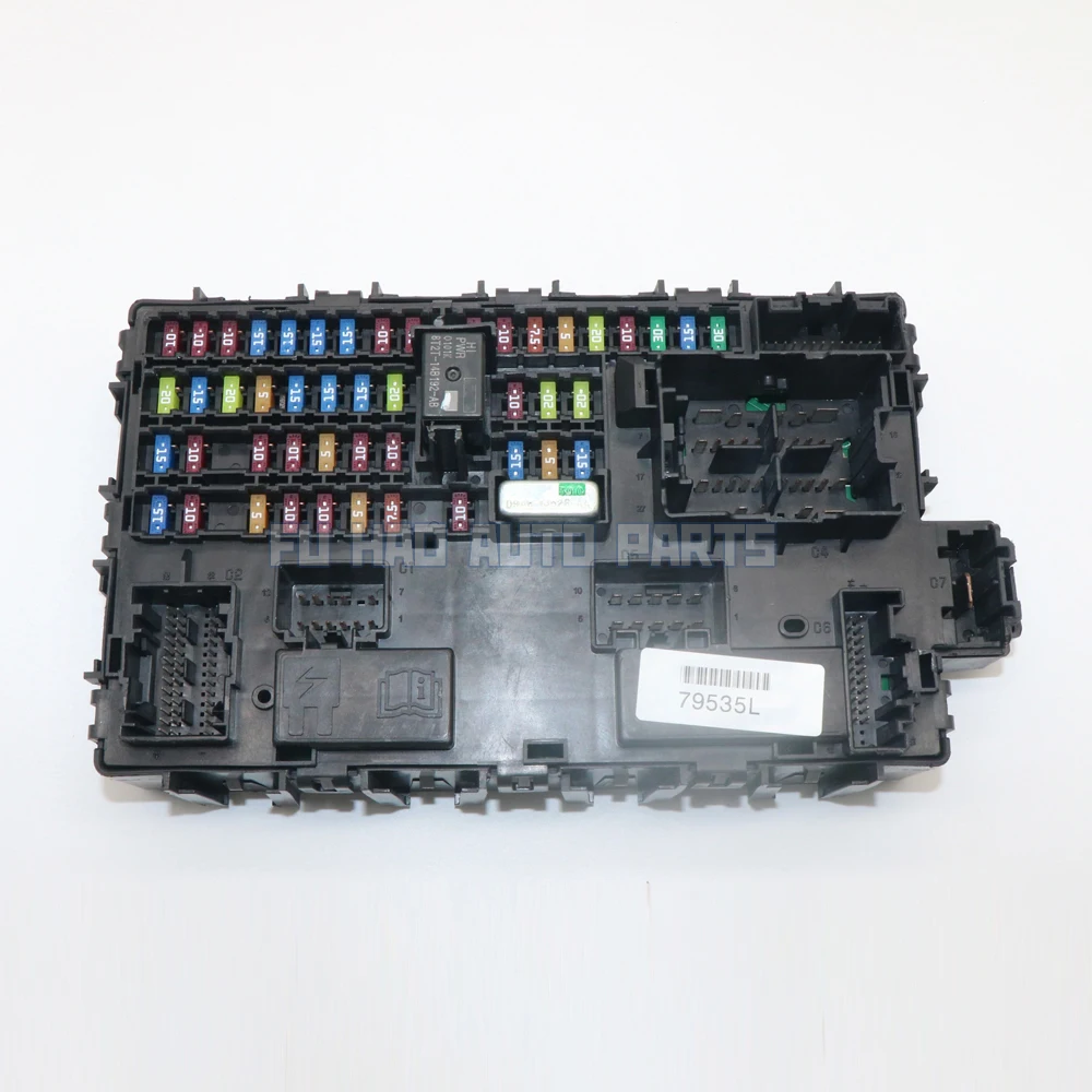 

HG1T-14B476-AC HL1T-15604-AC Оригинальный Φ блок предохранителей для Lincoln Navigator 2017