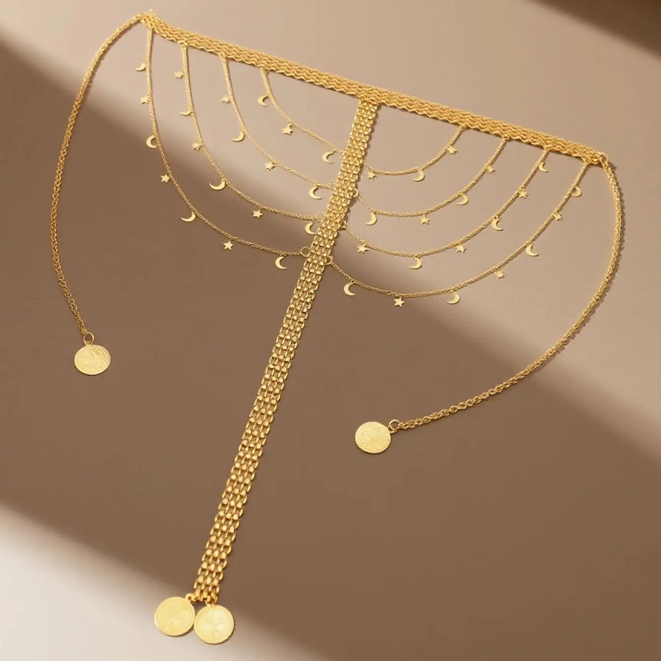 سلسلة شعر ذهبية بتصميم الأهلة والنجوم – إطلالة ملك...
