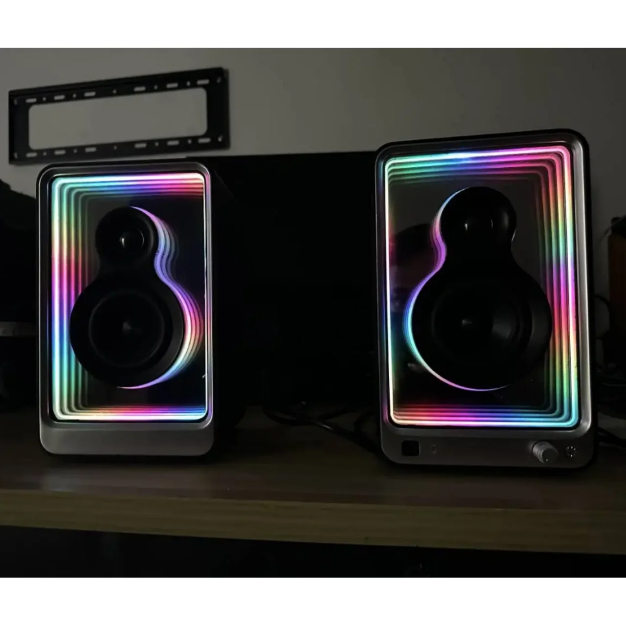 New Bestisan SR15 Active Bluetooth Speaker 40W 2.0CH 3D Mirror