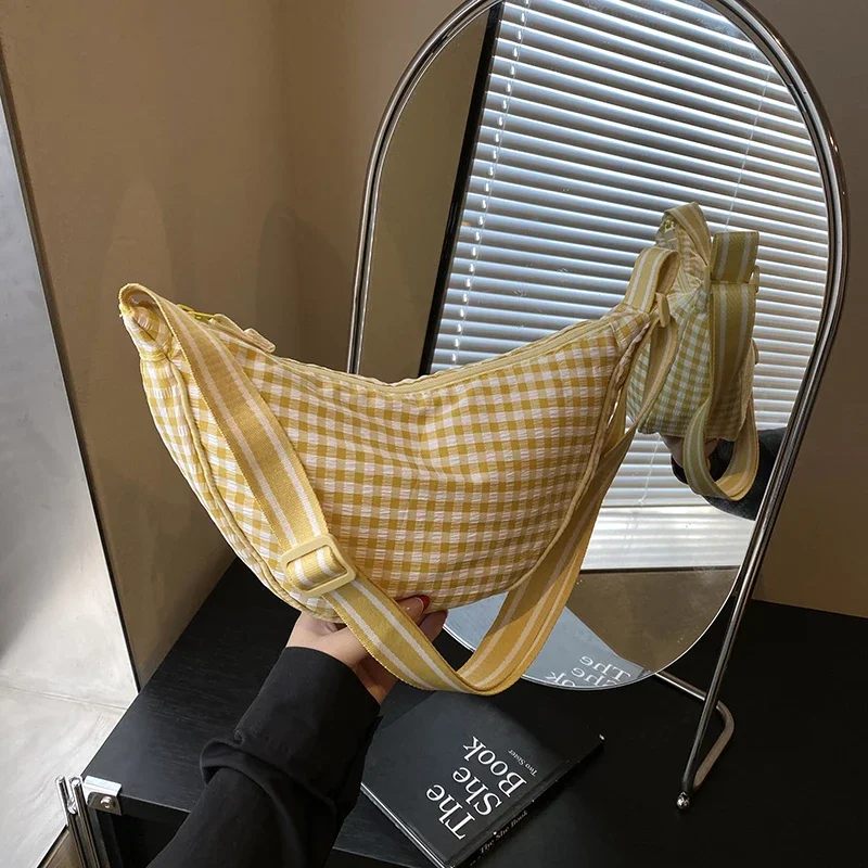 Plaid Crossbody Bag Casual Dumpling Bags Sweet Chest Pack Canvas Messenger Bags Simple Shoulder Bag Outdoor Travel Wallet Pack