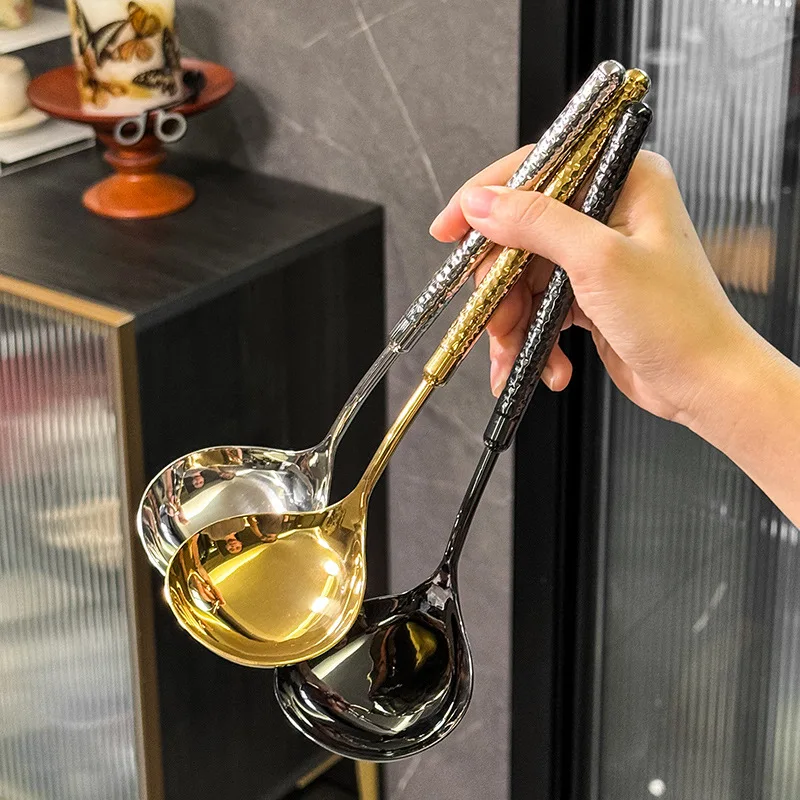 طويل مطروق 304 الفولاذ المقاوم للصدأ ملعقة شوربة مصفاة مغرفة المطبخ للنودلز إناء/ قدر ملاعق تقديم عامة أدوات المائدة الموضة