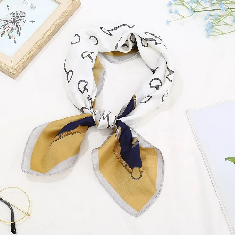 15 yellow horseshoe 70*7014