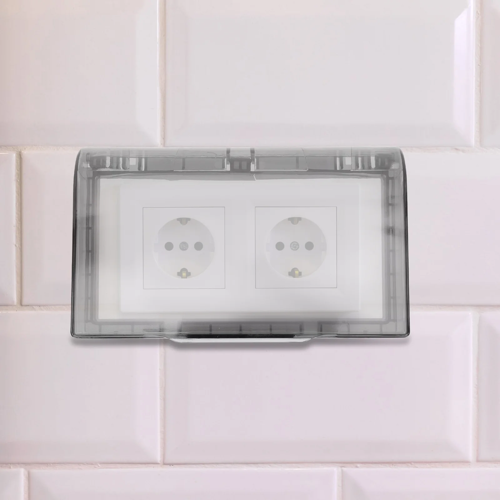 outdoor light plug socket